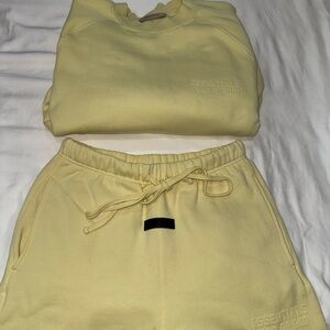 Essentials Pale Yellow Crewneck (L) & Drawstring sweatpants (S) UNISEX SET